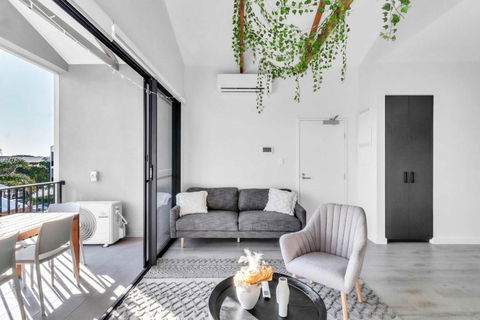 Portside Paradise - Steps Away From The Port - Phillip Island Accommodation 3
