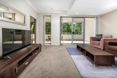Quiet Apartment In Braddon ACT - Phillip Island Accommodation 3