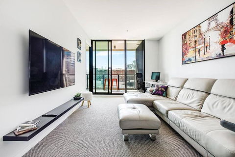 Queens Corner - Lakeside Serenity At Albert Park - Phillip Island Accommodation 0