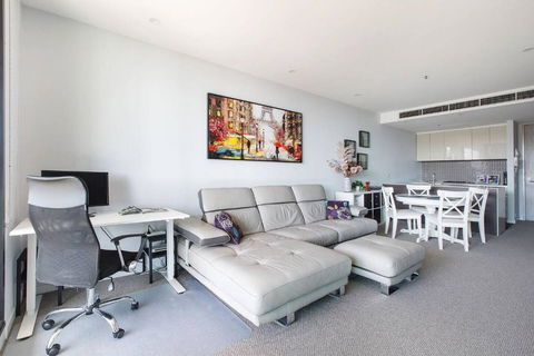 Queens Corner - Lakeside Serenity At Albert Park - Phillip Island Accommodation 1