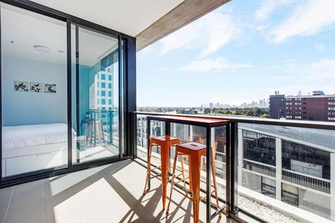 Queens Corner - Lakeside Serenity At Albert Park - Phillip Island Accommodation 2