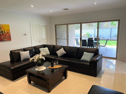 Premium Barossa Getaway - Phillip Island Accommodation 1