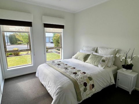 Premium Barossa Getaway - Phillip Island Accommodation 3