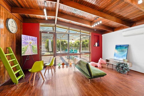 Prime Glen Huntly Beauty - 4BR Family Home W Pool - Phillip Island Accommodation 3
