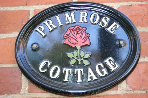 Primrose Cottage - Phillip Island Accommodation 0
