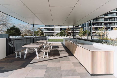 Pristine 2-Bed Apartment With Pool And BBQ - Phillip Island Accommodation 2