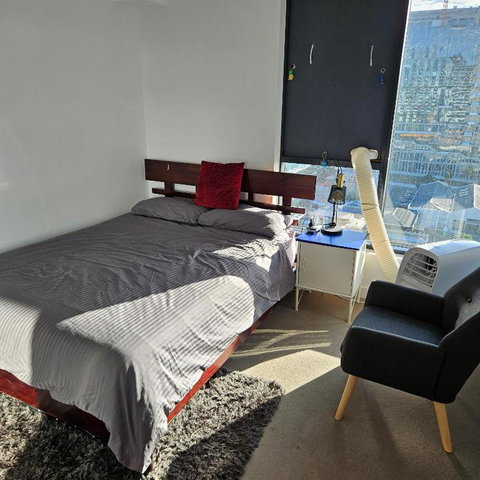 Private Bedroom & Bathroom In Shared Inner Brisbane Apartment - Phillip Island Accommodation 3