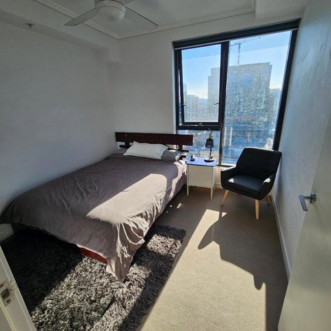 Private Bedroom & Bathroom In Shared Inner Brisbane Apartment - Phillip Island Accommodation 2