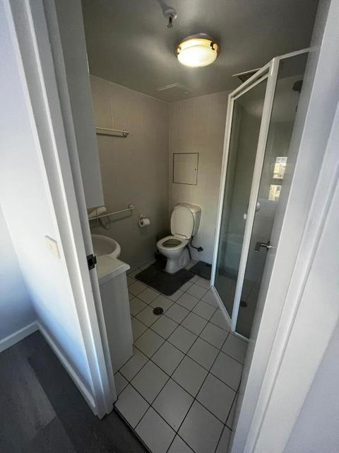 Private Room With Ensuite In The CBD - Phillip Island Accommodation 3