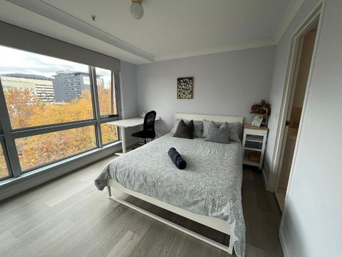 Private Room With Ensuite In The CBD - Phillip Island Accommodation 1