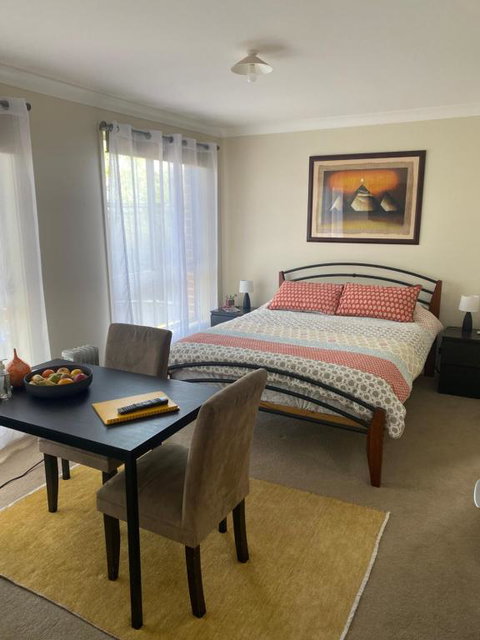Private Room With Ensuite And Parking Close To Wollongong CBD - Phillip Island Accommodation 0