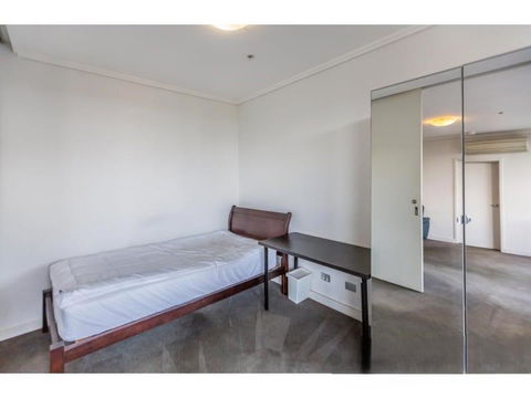 Private Room With Shared Washroom Only In 3bhk Apartment - Phillip Island Accommodation 1