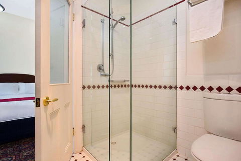 Quality Hotel Bentinck - Phillip Island Accommodation 2