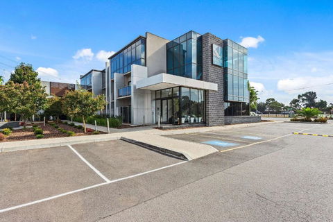 Quality Hotel Taylors Lakes - Phillip Island Accommodation 2