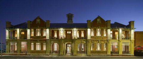 Quality Hotel Regent Rockhampton - Phillip Island Accommodation 0