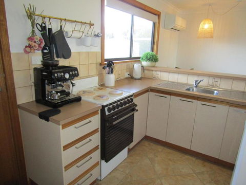 Quandong Beach Shack - Phillip Island Accommodation 1