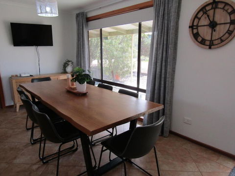 Quandong Beach Shack - Phillip Island Accommodation 3