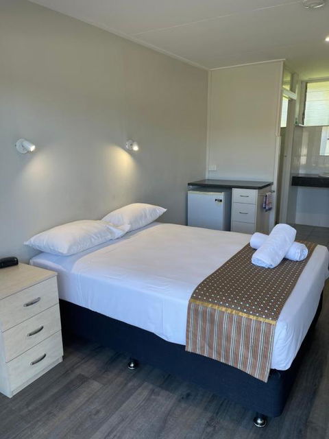 Queens Beach Hotel - Phillip Island Accommodation 3