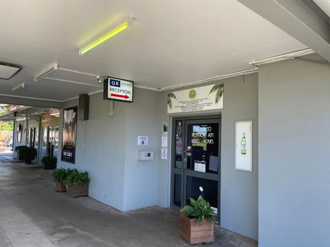 Queens Beach Hotel - Phillip Island Accommodation 1