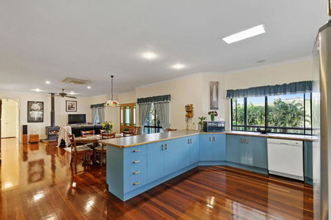 Queenslander On Madsen - Phillip Island Accommodation 3