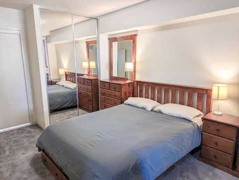 Quiet 1 Bedroom Apartment W Pool And, Walk To QUT - Phillip Island Accommodation 3