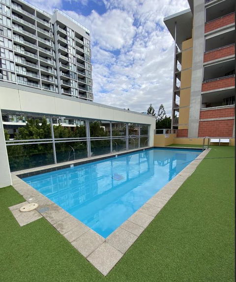 Quiet 1 Bedroom Apartment W Pool And, Walk To QUT - Phillip Island Accommodation 0