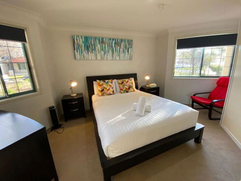 Quiet 2 Bedroom Apt In The Heart Of Old Kingston - Phillip Island Accommodation 2