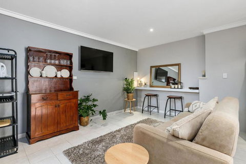 Quiet & Comfy - Phillip Island Accommodation 0