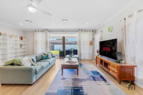 Quiet And Warm 4 Bedrooms In Hornsby - Phillip Island Accommodation 0