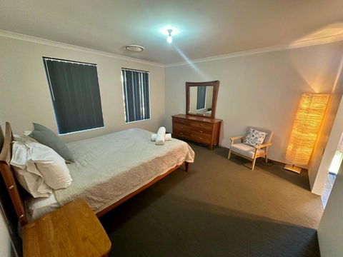 Quiet Busselton Retreat - Phillip Island Accommodation 1
