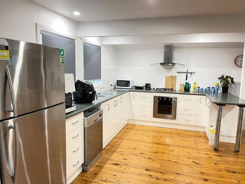 Quiet, Cozy And Calm 3 Bedroom House. - Phillip Island Accommodation 2