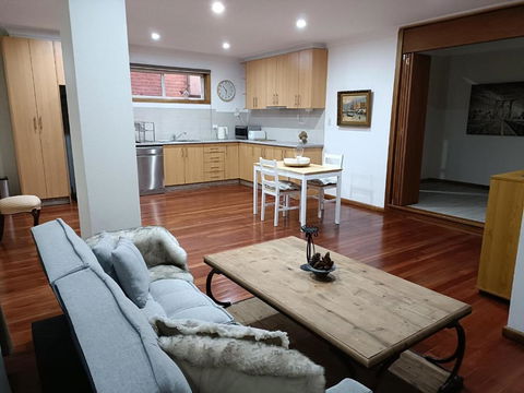 Quiet Nature-Filled Ground Floor Unit - Phillip Island Accommodation 2