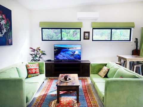 Quiet Private Nimbin Townhouse - Phillip Island Accommodation 1