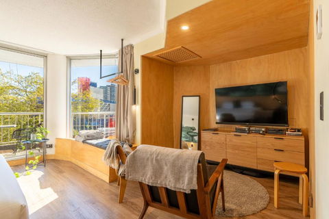 Quirky CBD Studio With Pool Sauna And Balcony - Phillip Island Accommodation 0