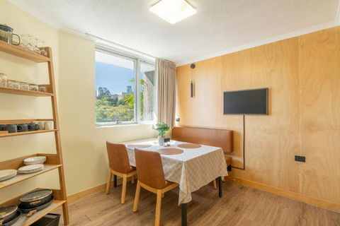 Quirky CBD Studio With Pool Sauna And Balcony - Phillip Island Accommodation 3