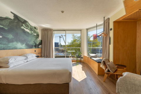 Quirky CBD Studio With Pool Sauna And Balcony - Phillip Island Accommodation 1