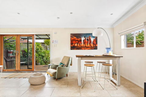 Quirky Marrickville 1-Bed With Courtyard By Shops - Phillip Island Accommodation 0