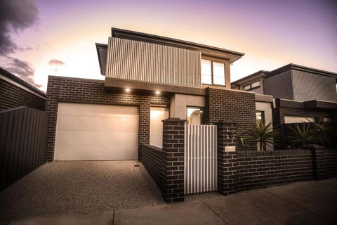 Raven West House I Corporate Or Holiday - Phillip Island Accommodation 0