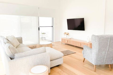 Red Brick Central Retreat - Phillip Island Accommodation 1