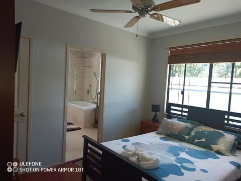 Quand0ng Valley Inn - The Hidden Waterfall Family Retreat - Phillip Island Accommodation 1