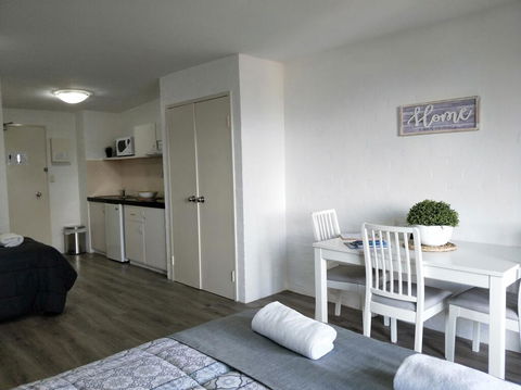 Atrium Private Stay Mandurah - Phillip Island Accommodation 2