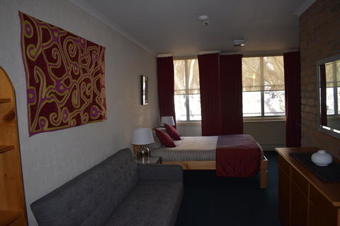 Attunga Alpine Lodge & Apartments - Phillip Island Accommodation 1