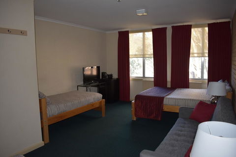 Attunga Alpine Lodge & Apartments - Phillip Island Accommodation 2