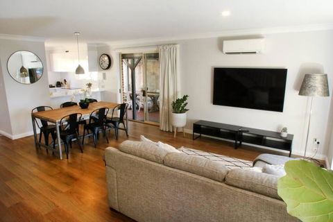 Austinmer On The Beach - Phillip Island Accommodation 1