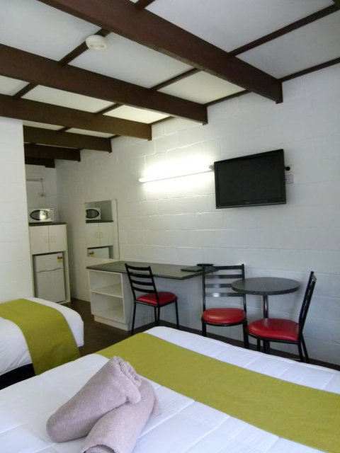 Azalea Motel - Phillip Island Accommodation 3
