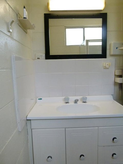 Azalea Motel - Phillip Island Accommodation 2