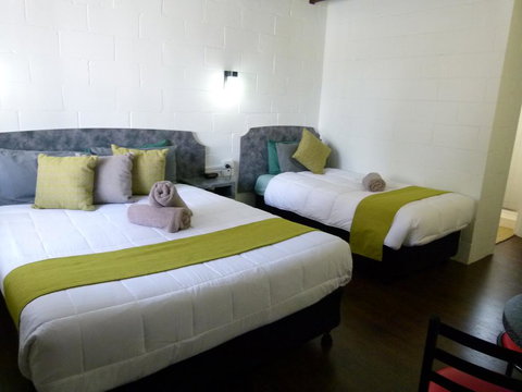 Azalea Motel - Phillip Island Accommodation 1