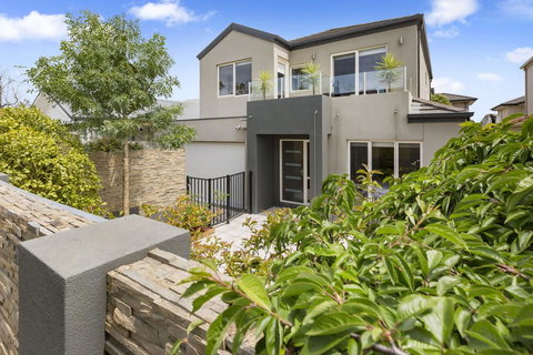 BANGALOW - MORNINGTON - Phillip Island Accommodation 0