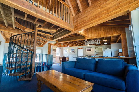 Banjo's Chalet, Alpine-getaways - Phillip Island Accommodation 1