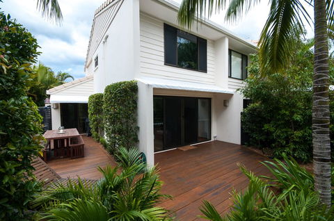 Barbados Noosa - Phillip Island Accommodation 1